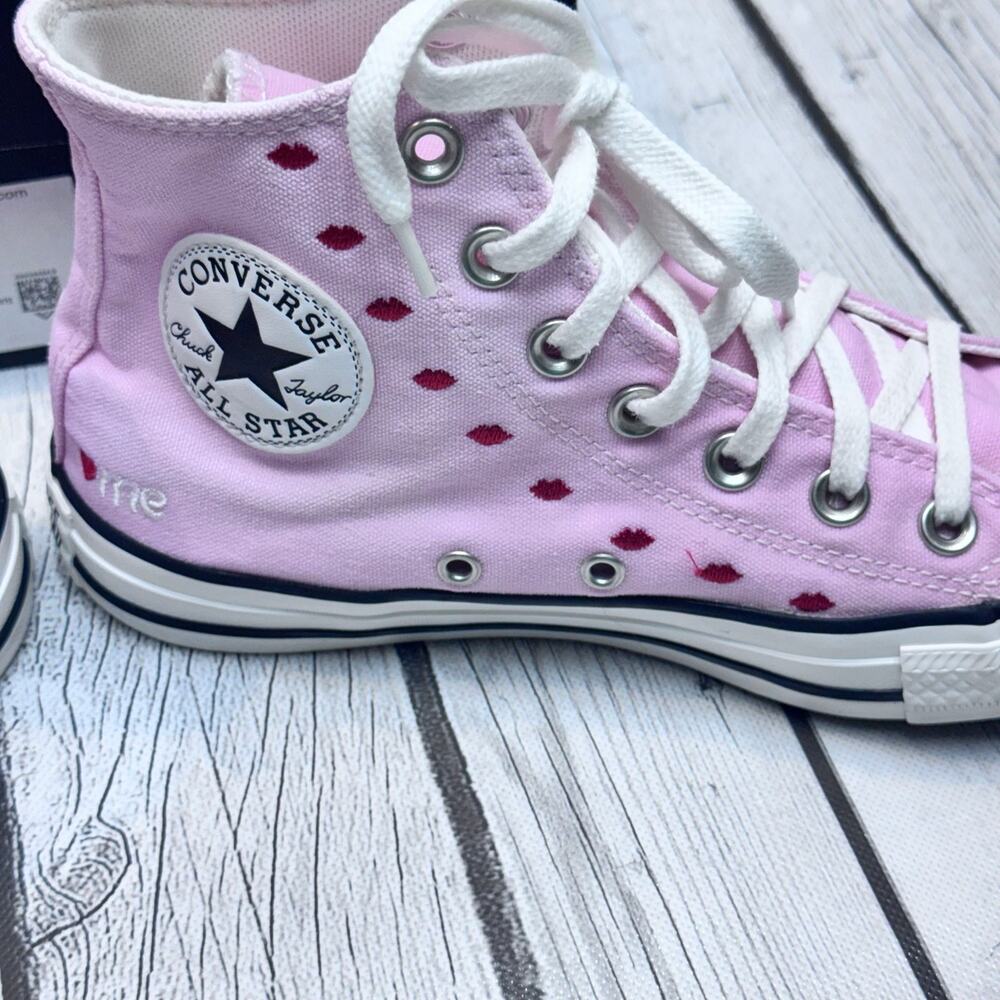 Converse All Star Chuck Taylor “Valentine’s Day Kisses” Size 7 - Picture 2 of 8